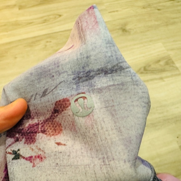 Lululemon - Wunder Under Leggings, Sunrise Silhouette Print, Size 8, Like New! - Picture 3 of 4